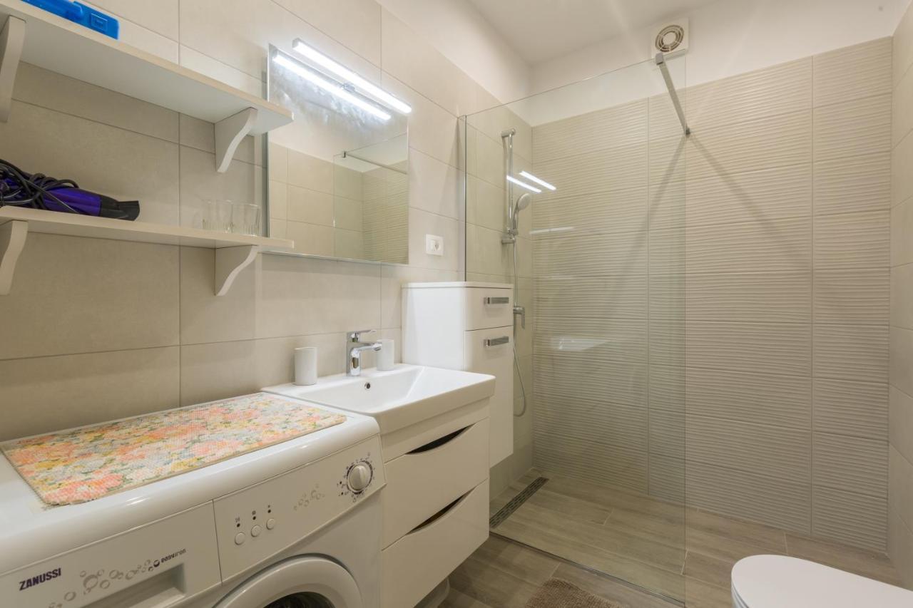 Apartments With A Parking Space Kukci, Porec - 7166 Nova Vas  Exterior photo